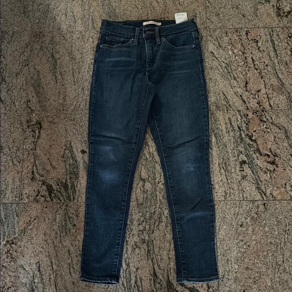 Women’s levi’s Blue Jeans
